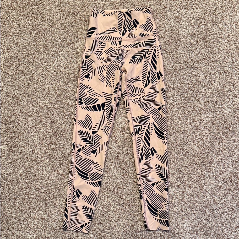 aerie tan Leaf-Print High-Waist Leggings size small